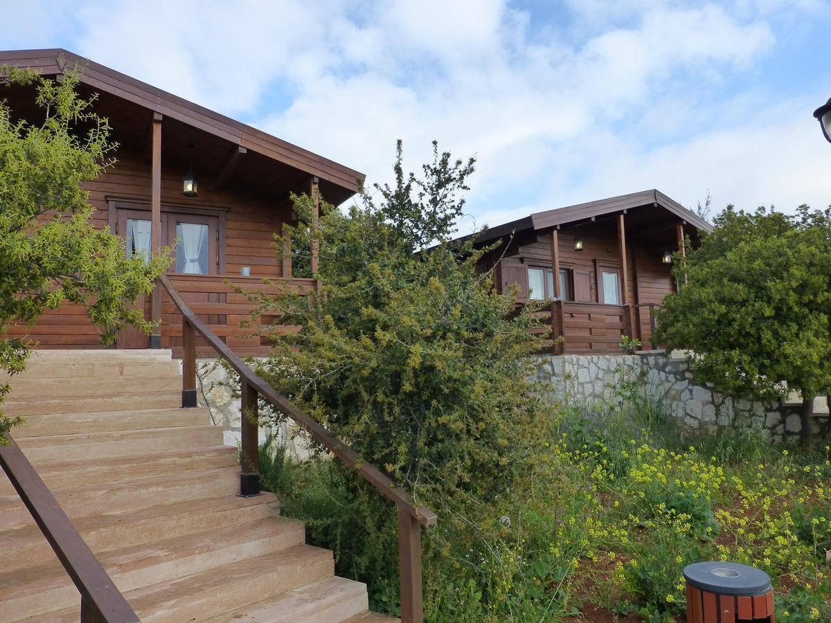 Mountain Breeze Lodge & Resort Al Salt Luaran gambar