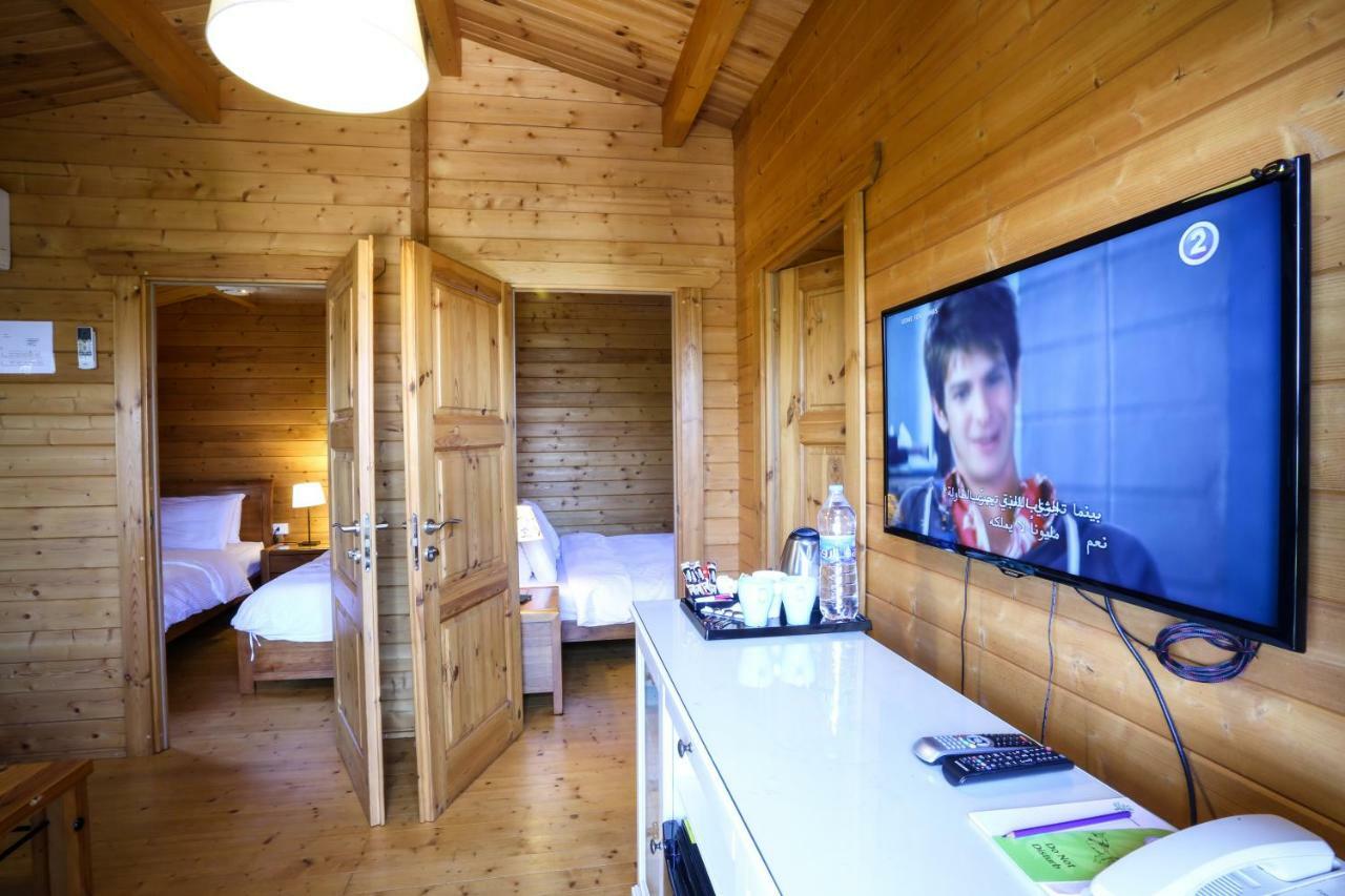 Mountain Breeze Lodge & Resort Al Salt Luaran gambar
