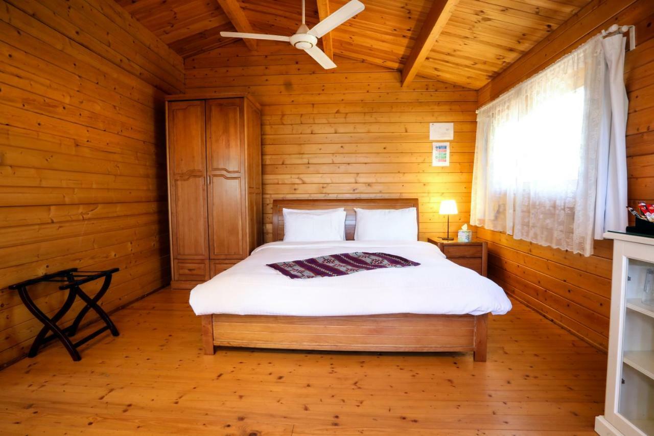 Mountain Breeze Lodge & Resort Al Salt Luaran gambar